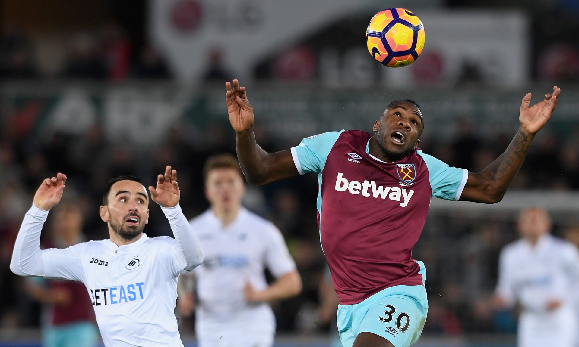 在赛场拼搏 在赛场拼搏