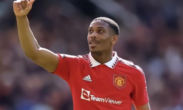 蝴蝶效应般 蝴蝶效应般